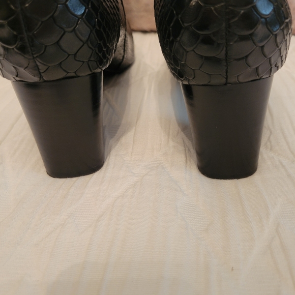 Donald J Pliner snake embossed bootie - Picture 8 of 12